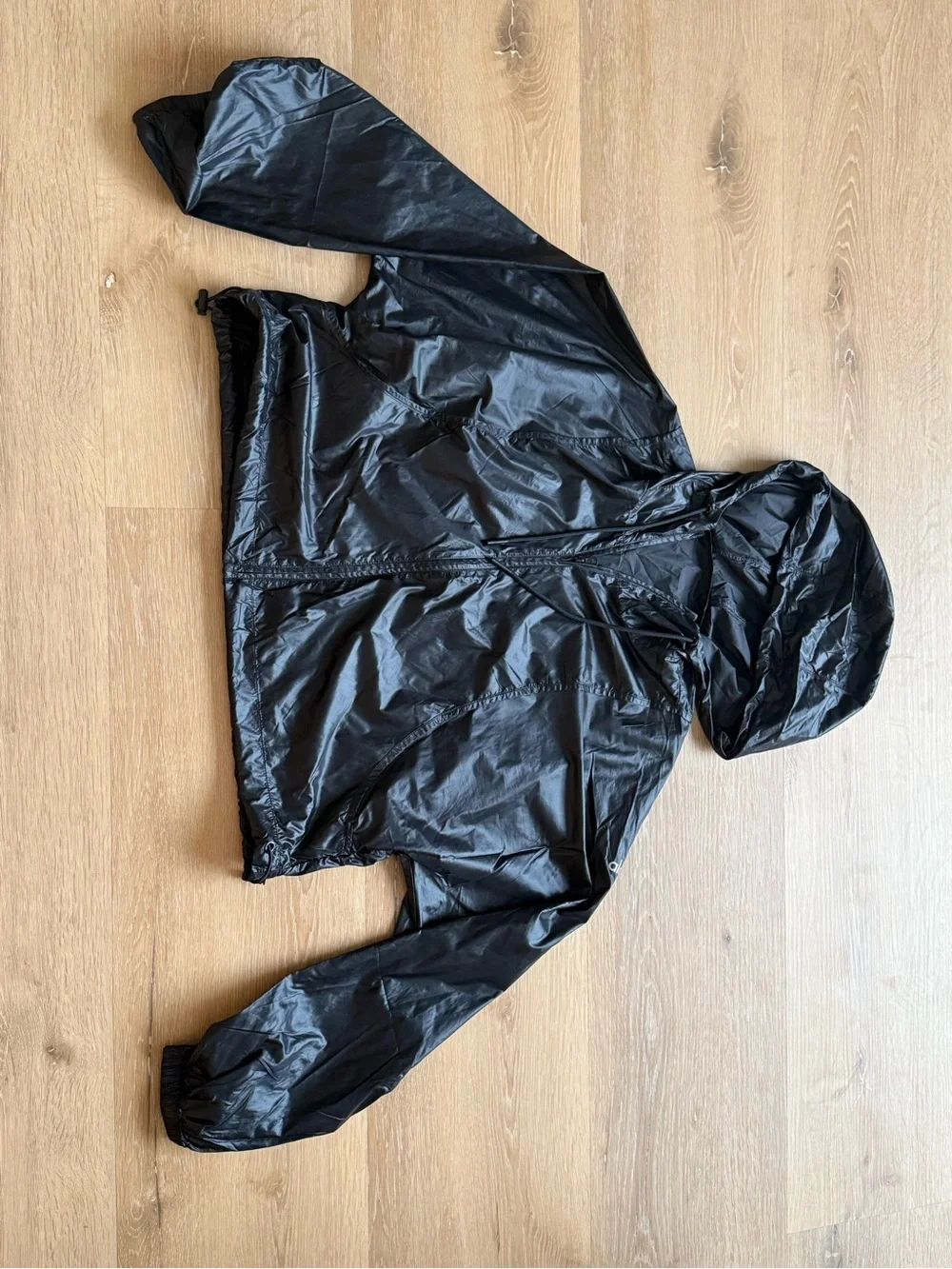 ALO Black Hooded Lightweight Shell Jacket- impermiable